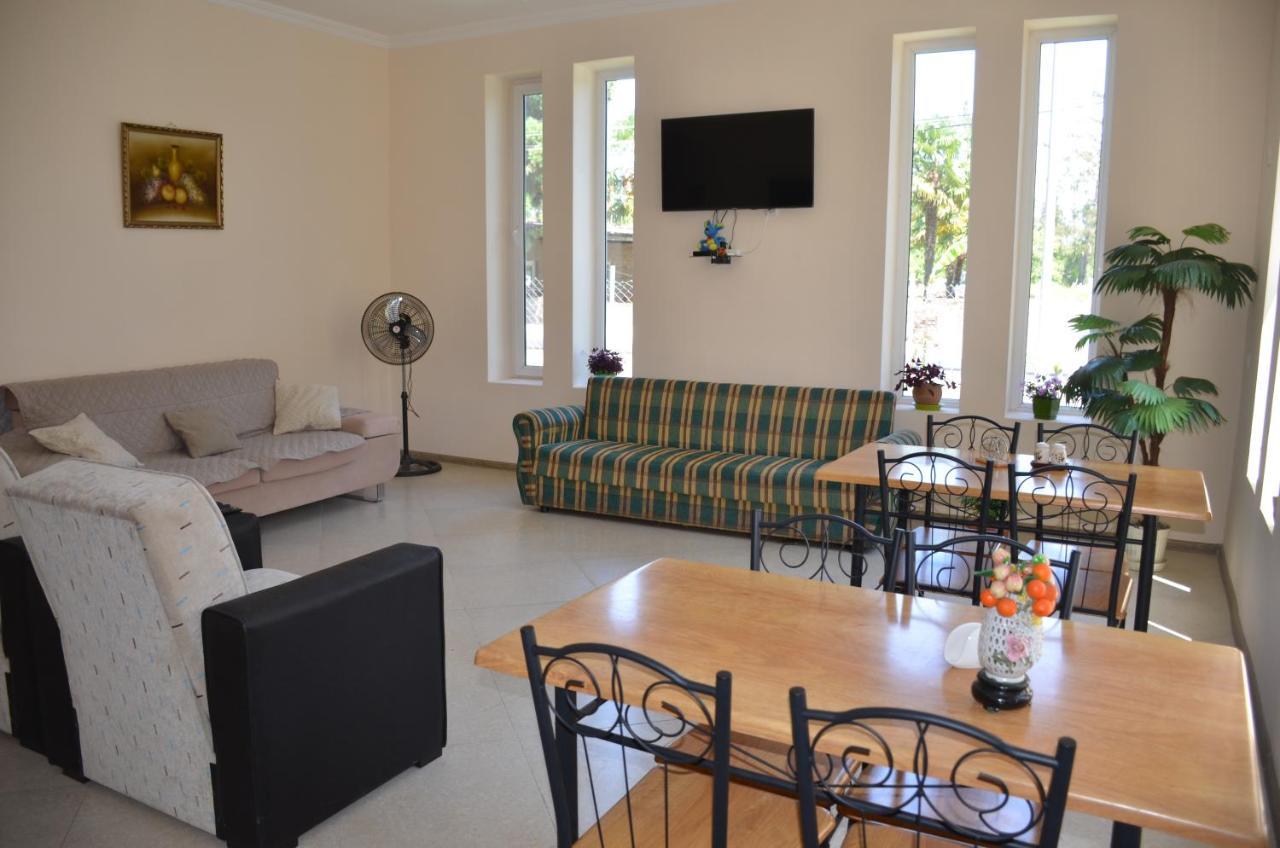 Maka Bed and Breakfast Ureki Buitenkant foto
